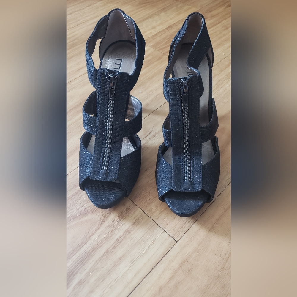 Moda Spana Black Heels with Supportive Design and A Touch Of Sparkle